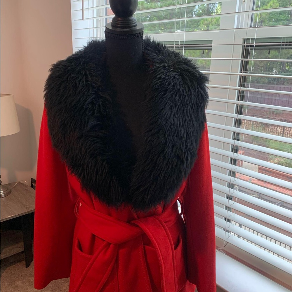 Fabulous COUNTRY PACER Red WoolCoat with Black Faux Fur Collar